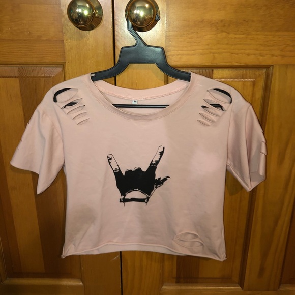 🔴SOLD🔴NWOT ROMWE Pink Hand-Horn Graphic Crop Top - Picture 5 of 9